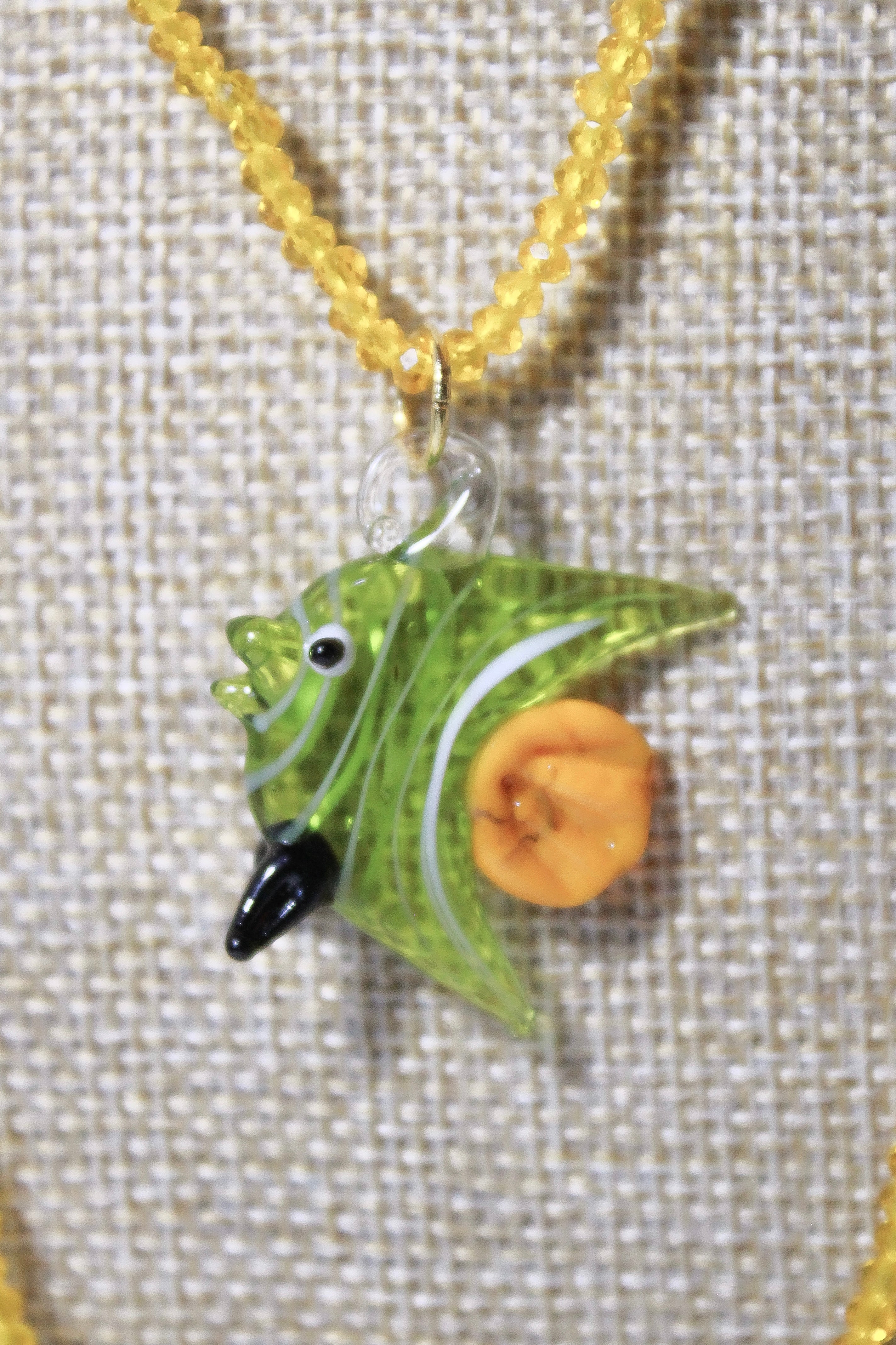 MOYMO_Collar Cristal Amarillo